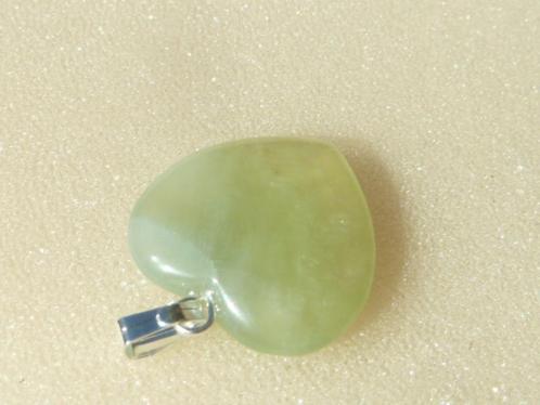 Hanger hartje jade, Sieraden, Tassen en Uiterlijk, Edelstenen, Nieuw, Ophalen of Verzenden