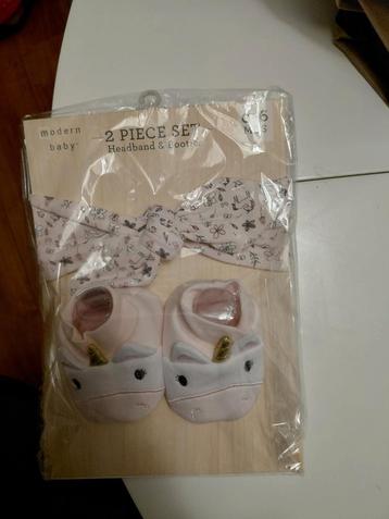 Leuke set slofjes plus haarband 0/6 maanden beschikbaar voor biedingen