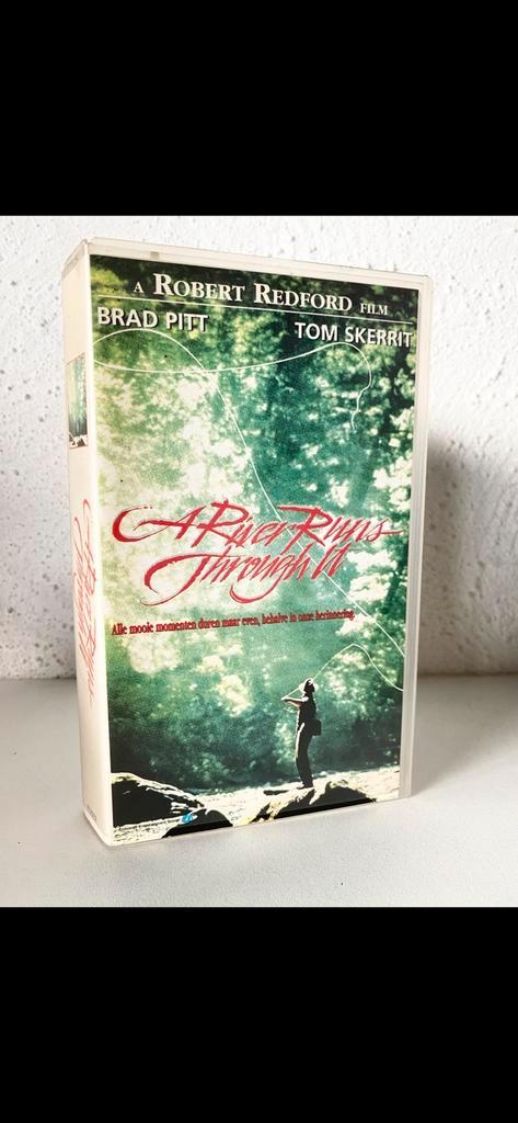 VHS:  “A RIVER RUNS THROUGH IT”  (1992), Cd's en Dvd's, VHS | Film, Zo goed als nieuw, Drama, Vanaf 6 jaar, Ophalen of Verzenden