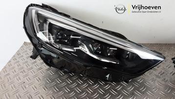 Koplamp rechts van een Opel Insignia (Insignia 17-) beschikbaar voor biedingen