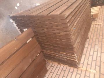 Hout  beschikbaar voor biedingen