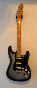 Vintage V6 Reissued stratocaster silverburst, Muziek en Instrumenten, Snaarinstrumenten | Gitaren | Elektrisch, Ophalen of Verzenden