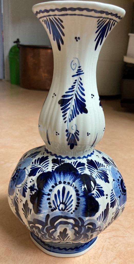 Vaas Delfts blauw handgeschilderd, Antiek en Kunst, Antiek | Vazen, Ophalen of Verzenden