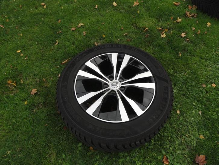 Volvo XC60 alu velgen origineel met winterbanden 18 inch, Auto-onderdelen, Banden en Velgen, Banden en Velgen, Winterbanden, 18 inch