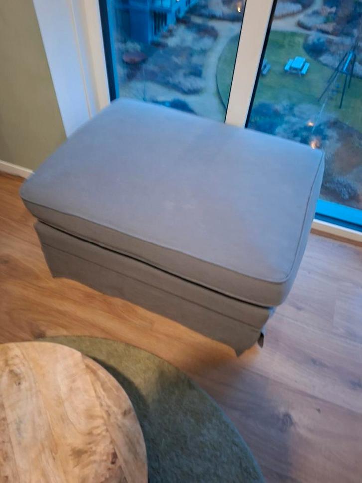 Ikea EKTORP poef, Huis en Inrichting, Banken | Voetenbanken en Poefen, Zo goed als nieuw, 75 tot 100 cm, 50 tot 75 cm, Rechthoekig