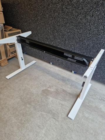 ZGAN bureauframe T-frame voor bureau 120 breed beschikbaar voor biedingen