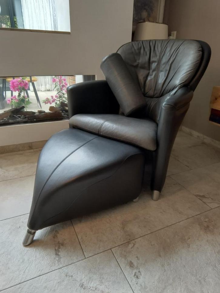 Leolux Excalibur twotone leder met hocker en kussen, Huis en Inrichting, Fauteuils, Zo goed als nieuw, Leer, Metaal, 75 tot 100 cm