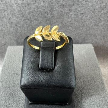 Gouden ring | 18K | 1,4gr | bloemblaadjes | 388025 beschikbaar voor biedingen