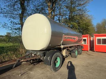 2x Bitumentank vrachtwagen trailer aanhanger beschikbaar voor biedingen