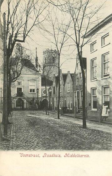 (379-229-047) Middelharnis Raadhuis beschikbaar voor biedingen