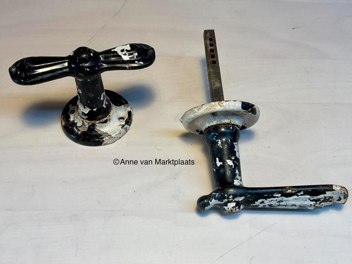 Oude deurknop metaal, wit zijn verfresten, Antiek en Kunst, Antiek | Gereedschap en Instrumenten, Ophalen of Verzenden