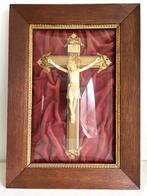 Schilderij antieke crucifix achter bol glas 46,5 cm, Antiek en Kunst, Antiek | Religie, Ophalen
