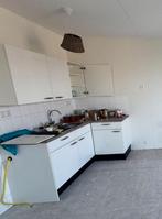 Gebruikte keuken zonder apparatuur, Ophalen, Gebruikt, Wit, Hoekkeuken