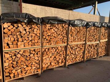 Gedroogd brandhout haagbeuk, beuken, eiken. Dozen 1x1x1,8m.