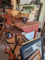 2x vintage kinder schooltafel + stoeltje, Ophalen