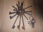 15 oude sleutels en wat kleine sleuteltjes, Antiek en Kunst, Curiosa en Brocante, Ophalen of Verzenden