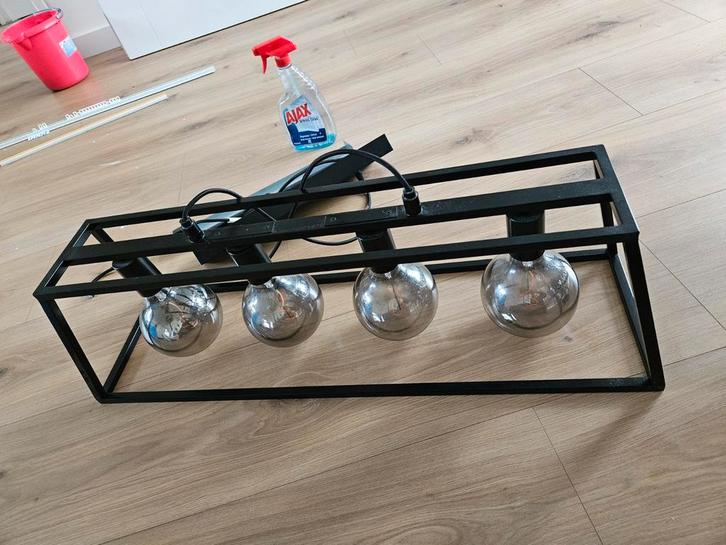 IKEA Lamp met 4 Bulbs - Compleet!, Huis en Inrichting, Lampen | Hanglampen, Gebruikt, 75 cm of meer, Metaal, Ophalen