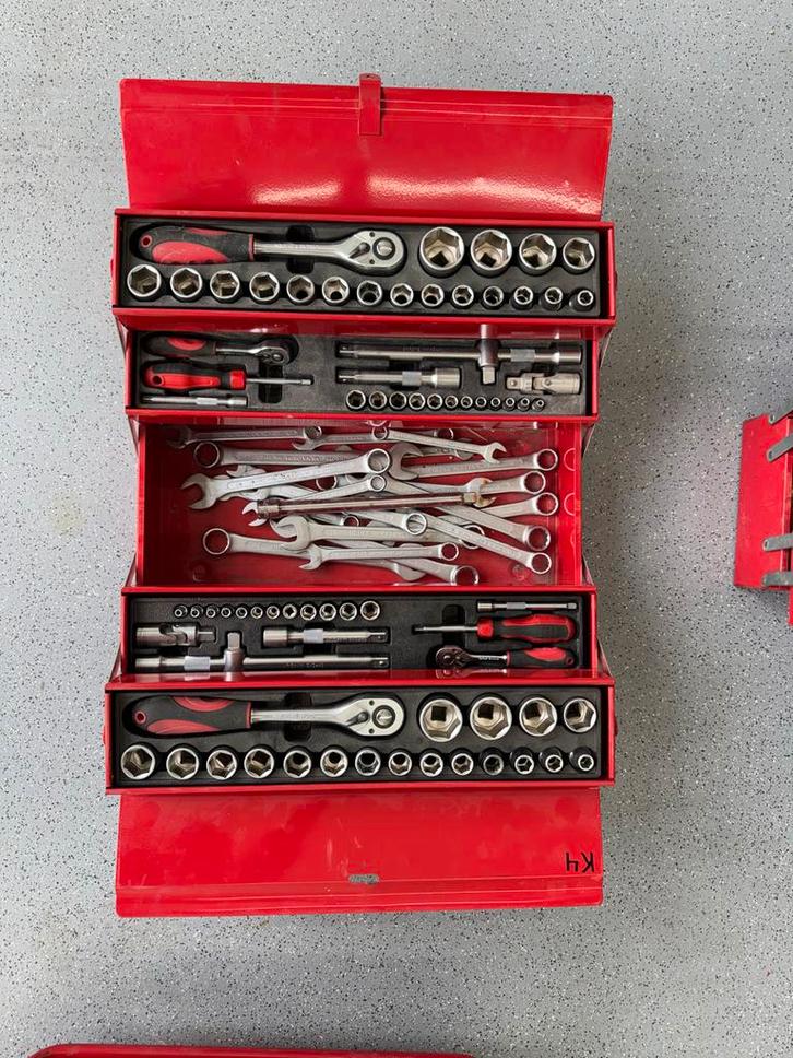 Gereedschapskist met ring- en steeksleutels & doppensets, Doe-het-zelf en Verbouw, Gereedschap | Handgereedschap, Gebruikt, Ophalen