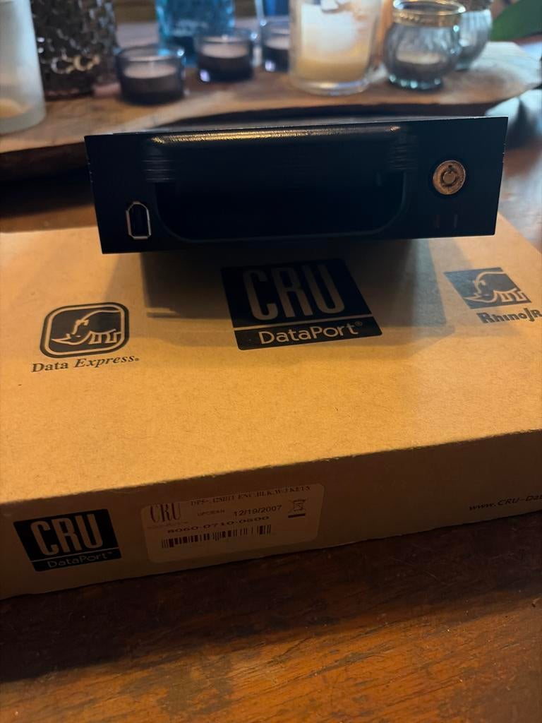 CRU DataPort Data Express Externe HDD Behuizing, Gebruikt, Server, HDD, Ophalen of Verzenden