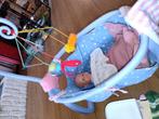 Complete poppenwieg met mobile, pop en kleding, Kinderen en Baby's, Speelgoed | Poppen, Ophalen, Zo goed als nieuw, Babypop
