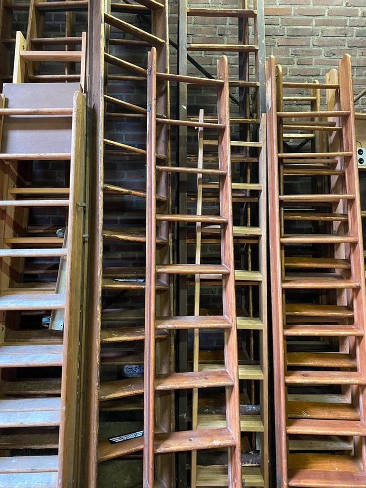 Oude houten bibliotheektrap zoldertrap molenaarstrap 300cm, Doe-het-zelf en Verbouw, Ladders en Trappen, Gebruikt, 2 tot 4 meter