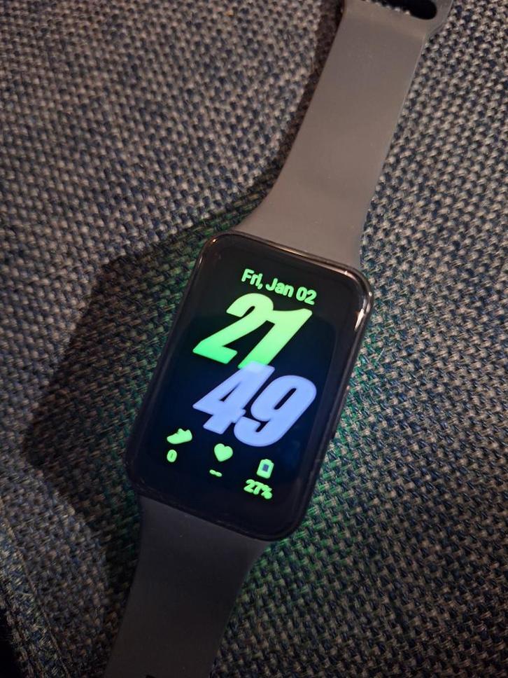 Galaxy Fit 3 - Perfecte fitness tracker!, Sieraden, Tassen en Uiterlijk, Smartwatches, Zo goed als nieuw, Android, Grijs, Afstand