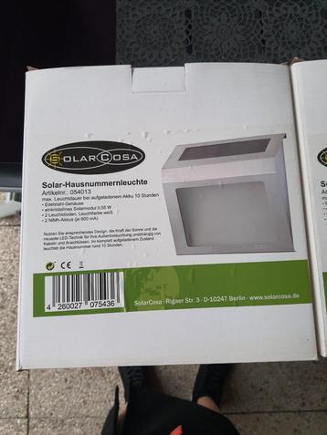 Solar huisnummer lamp  beschikbaar voor biedingen