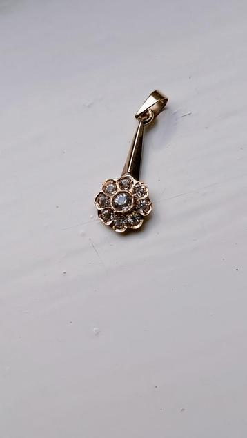 Oude gouden hanger met Zirconia, 14 krt beschikbaar voor biedingen
