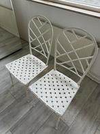 Gietijzeren vintage stoelen, Huis en Inrichting, Stoelen, Ophalen of Verzenden, Zo goed als nieuw, Rood, Twee