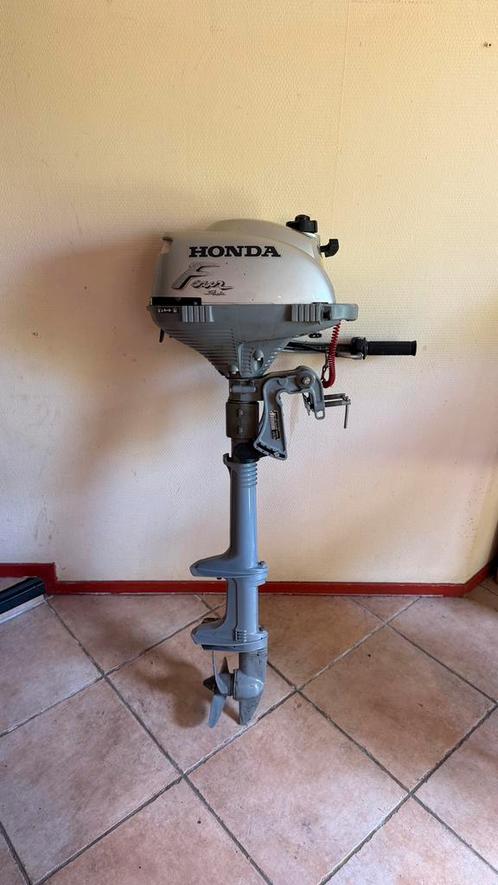 MOET WEG Honda 2pk 4 takt langstaart, Watersport en Boten, Buiten- en Binnenboordmotoren, Zo goed als nieuw, Benzine, Minder dan 5 pk