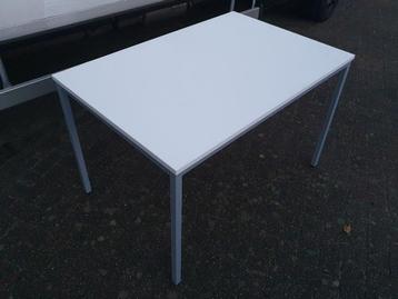 Nette bureautafel / kantinetafel 120x80 wit blad beschikbaar voor biedingen