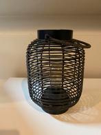 Gusta Tafellamp Rotan Lantaarn Met Led - Zwart - Ø 17Cm H25c, Huis en Inrichting, Ophalen of Verzenden, Nieuw, Overige materialen