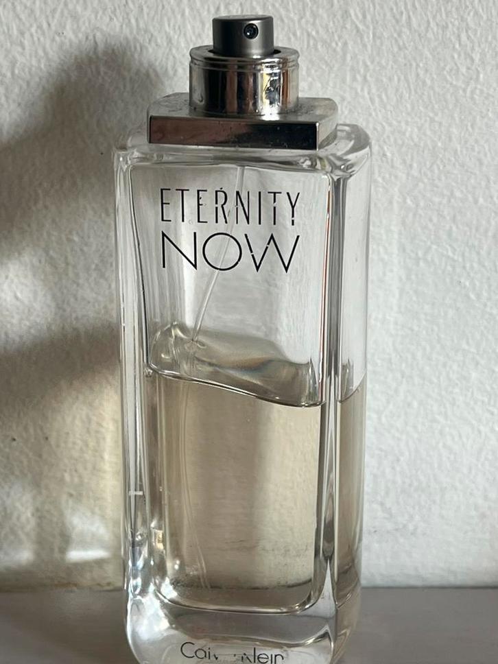 Ck Eternity Now 100 ml Eau de toilette half vol, Sieraden, Tassen en Uiterlijk, Uiterlijk | Parfum, Zo goed als nieuw, Ophalen of Verzenden