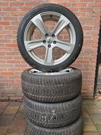 Hankook 235/45R18 Winterbanden op Velg - Goed Profiel!, 18 inch, Gebruikt, Banden en Velgen, 235 mm