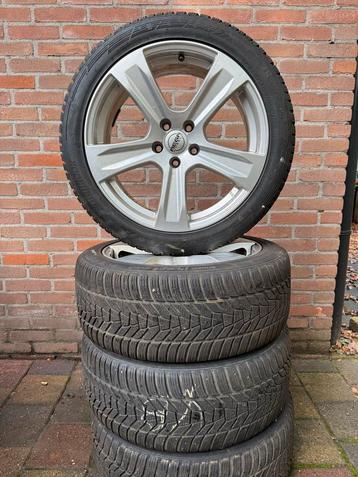 Hankook 235/45R18 Winterbanden op Velg - Goed Profiel! beschikbaar voor biedingen