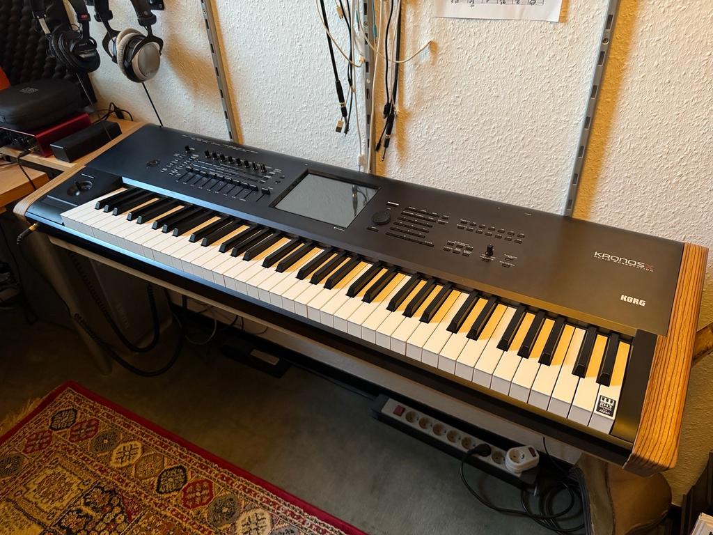 KORG KRONOS X 73, 2016,, Ophalen, Zo goed als nieuw, Overige aantallen, Korg