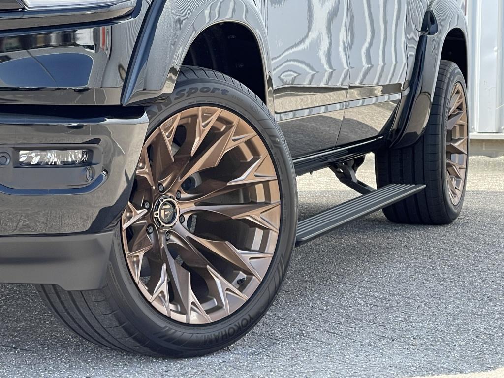 Dodge Ram 1500 pick up 4x4 Crew Cab Longhorn Night, Automaat, Gebruikt, 8 cilinders, Zwart