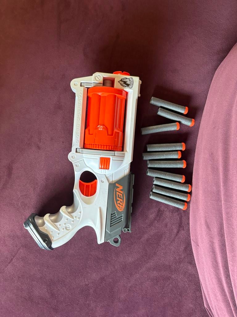Nerf Maverick REV-6 Pistool met 10 pijltjes, Ophalen of Verzenden, Gebruikt
