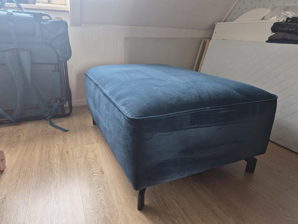 Turquoise velvet hocker Loods5 met zwarte stalen poten, Ophalen, 50 tot 75 cm, Zo goed als nieuw, Stof