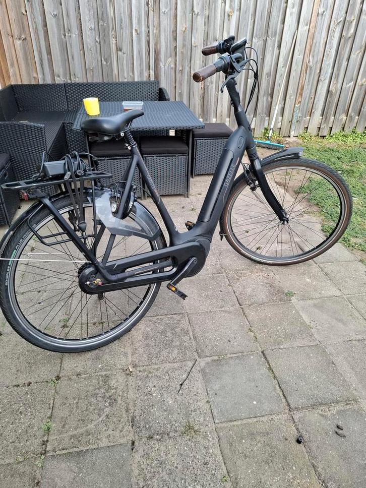 Gazelle Grenoble C8 elektrische fiets, Fietsen en Brommers, Elektrische fietsen, Zo goed als nieuw, Gazelle, 59 cm of meer, 50 km per accu of meer