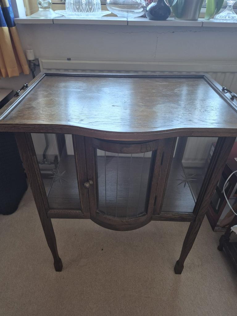 Stijlvol vintage theekastje met glas-in-lood details, Ophalen