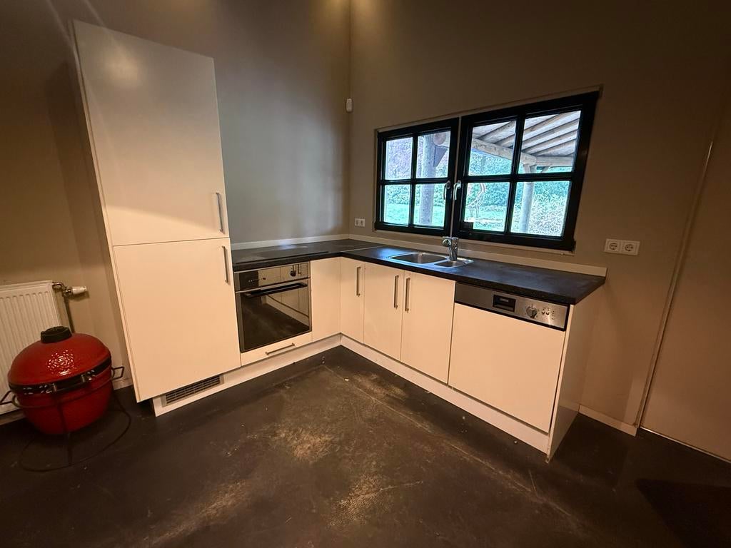 Complete hoekkeuken met ATAG & Bosch apparatuur, Huis en Inrichting, Ophalen, Gebruikt, Wit, Hoekkeuken