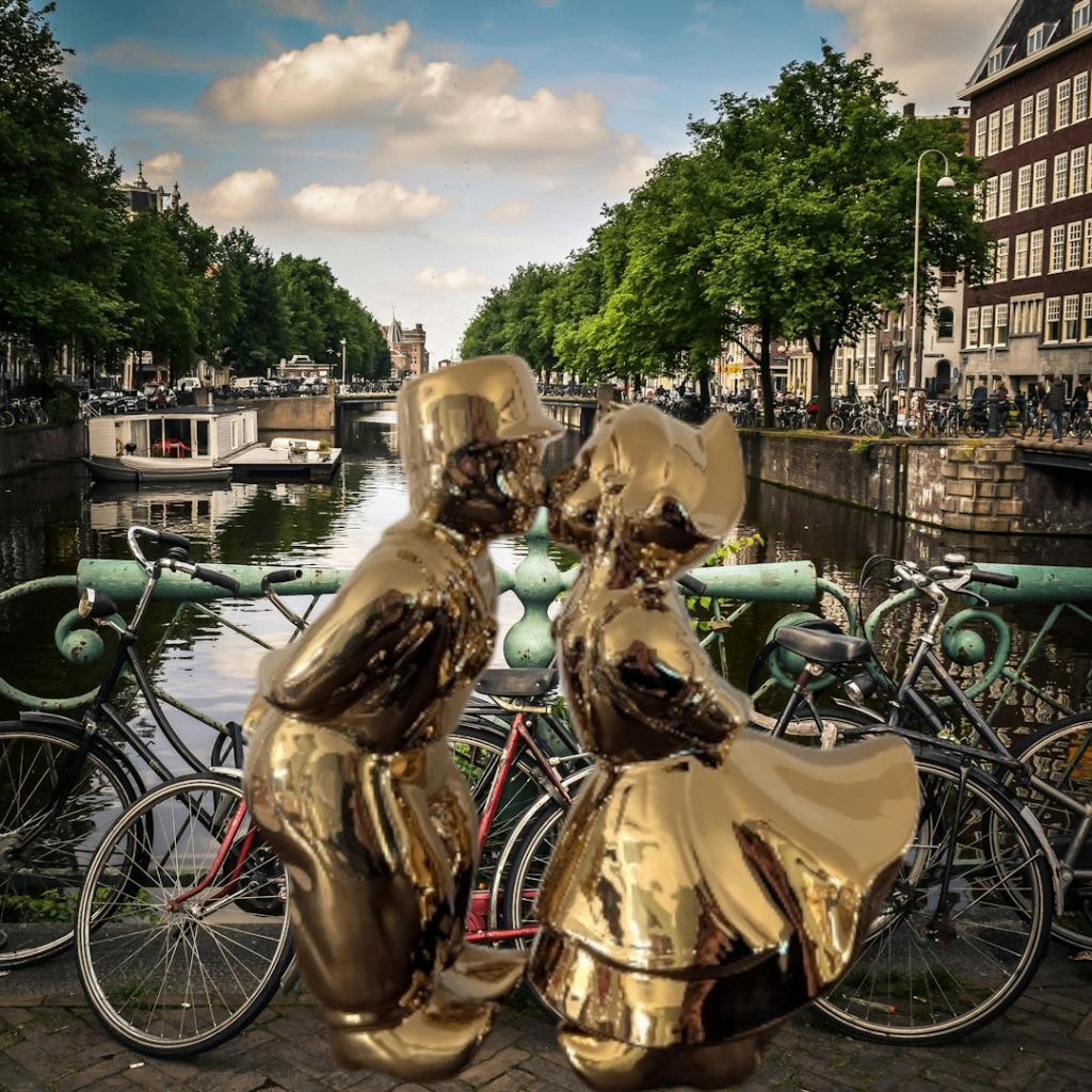 Nieuw, Heinen Delfts Blauw, Kissing Couple, gold 30 cm hoog, Ophalen of Verzenden, Goud, Industrieweg 7, 3881LB Putten, Info@heinendelftsblauw.nl