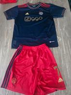 Mooi Ajax tenue, maat 128. Gedragen, maar in goede staat., Adidas, Service@adidas.com, Ophalen of Verzenden, Zo goed als nieuw