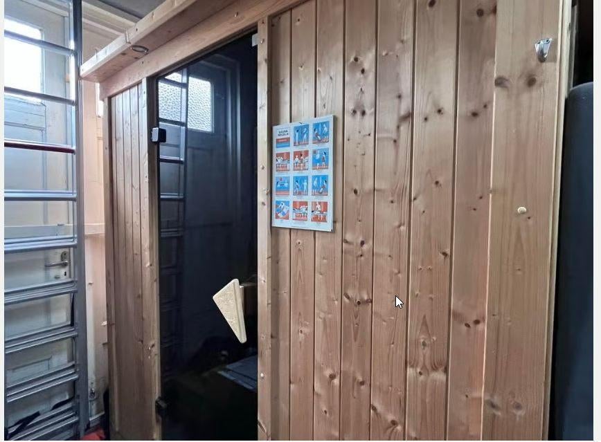 mooie combi sauna waar je ook in kunt liggen, Sport en Fitness, Sauna, Ophalen, Zo goed als nieuw, Fins of Traditioneel, Complete sauna