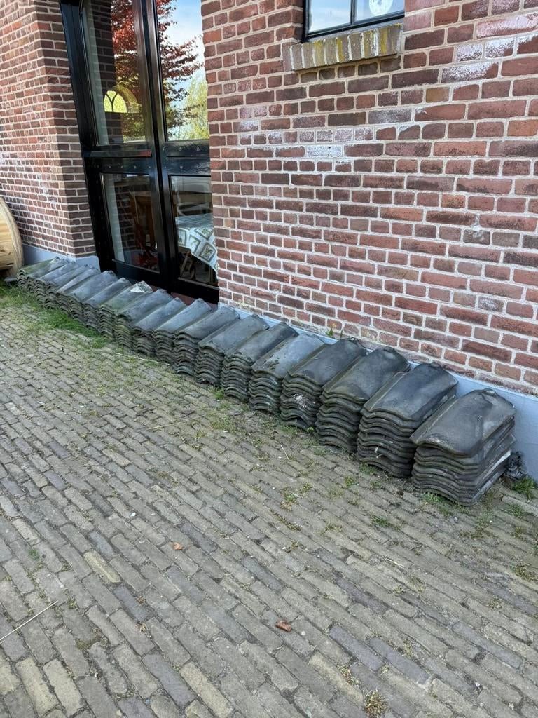 230 klassieke dakpannen, Doe-het-zelf en Verbouw, Dakpannen en Dakbedekking, Ophalen, Steen of Klei, Zo goed als nieuw, 15 m² of meer