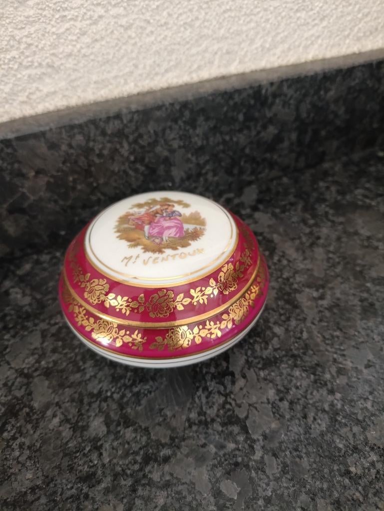 Vintage Limoges Frankrijk Ventoux Porseleinen Doosje, Ophalen of Verzenden