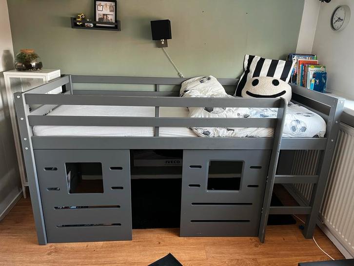 Halfhoogslaper grijs, Kinderen en Baby's, Kinderkamer | Stapelbedden en Hoogslapers, Gebruikt, Halfhoogslaper, Ophalen