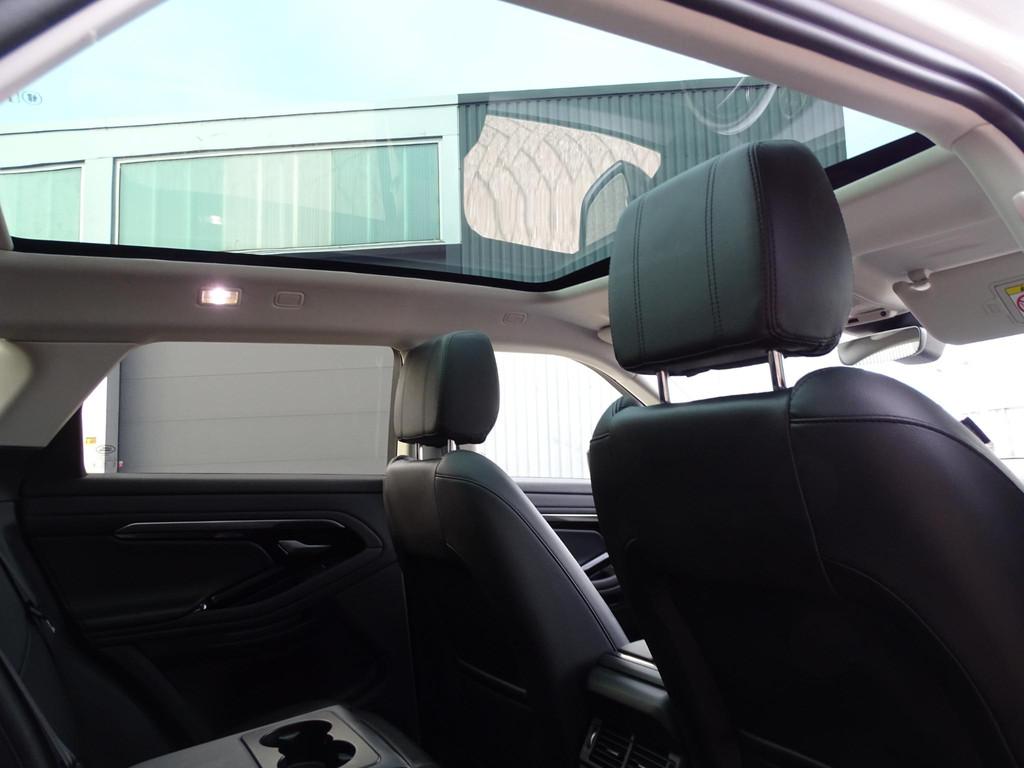 Land Rover Range Rover Evoque 2.0 D150 AWD R- Dynamic | PANO, Auto's, Automaat, 4 cilinders, 1848 kg, Wit