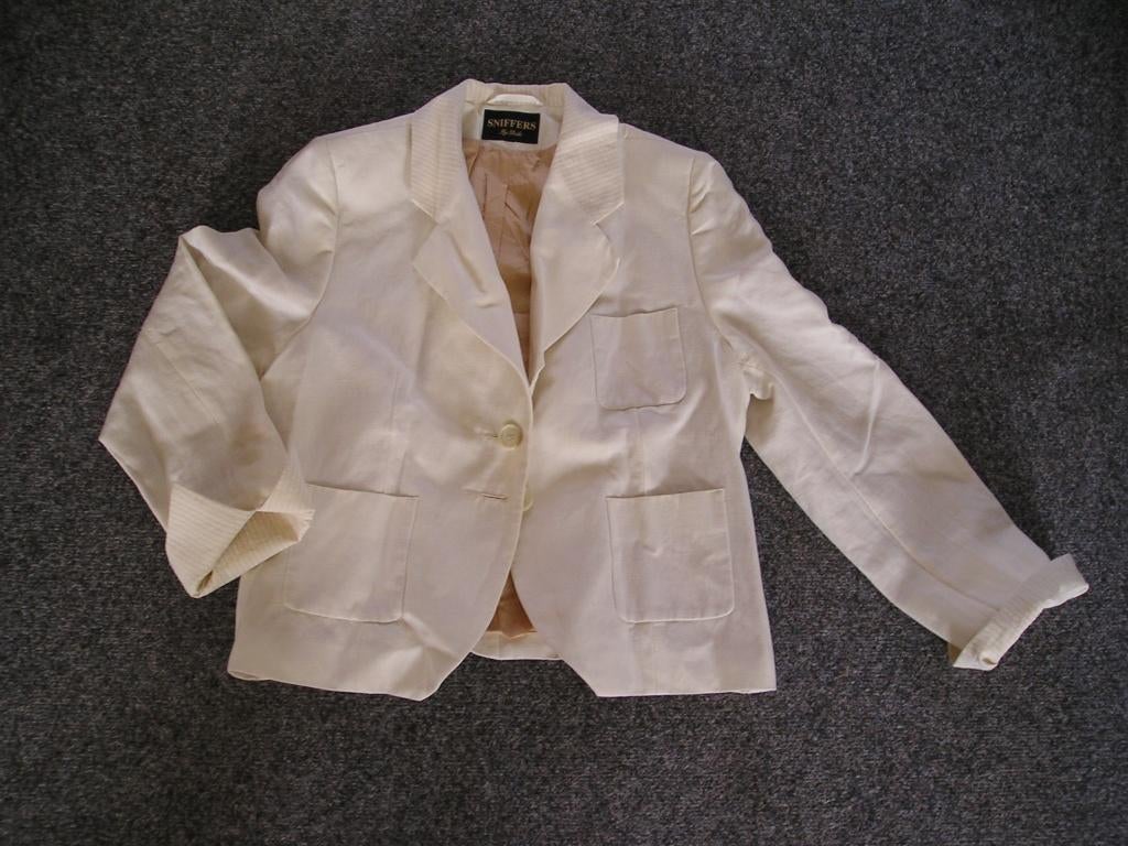 NIEUW - apart jasje Sniffers maat 42/44, Kleding | Dames, Jasjes, Kostuums en Pakken, Ophalen, Overige kleuren, Maat 42/44 (L)